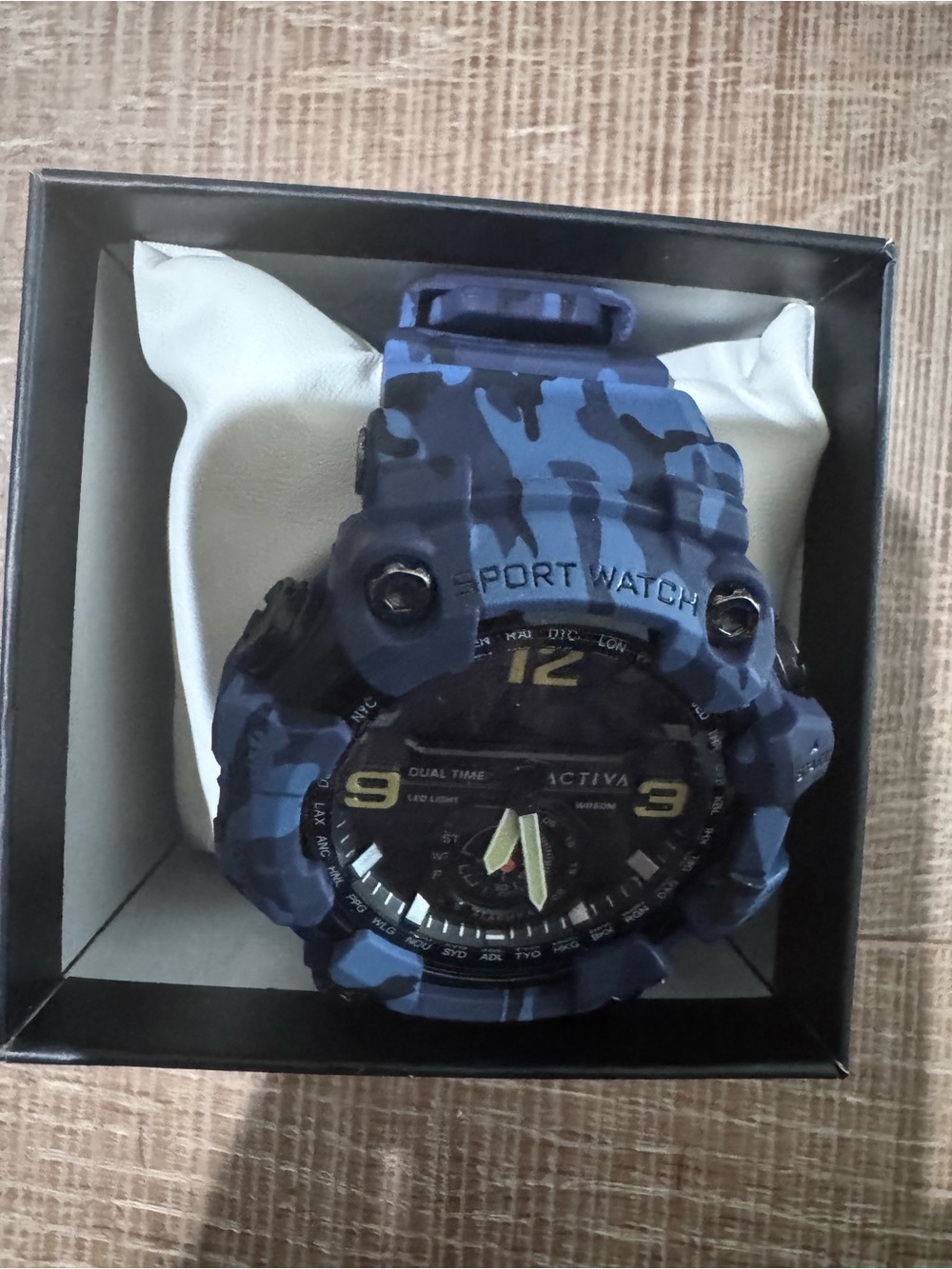 activa watch color blk&blue in a rugged terrpsinit wont dissappoint.